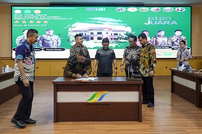 Subholding PalmCo Terbentuk, PTPN IV Regional I Gelar Serah Terima Jabatan Regional Head Dan SEVP