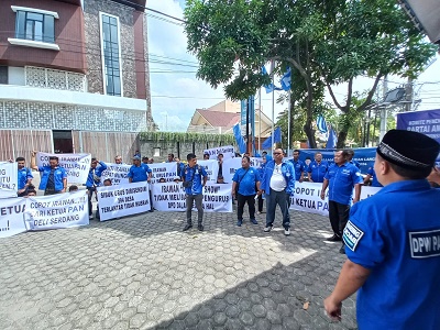 DPC Se-Kabupaten Deli Serdang Demo Ke DPW, Tuntut Ketua DPD PAN DS Irawan Dicopot