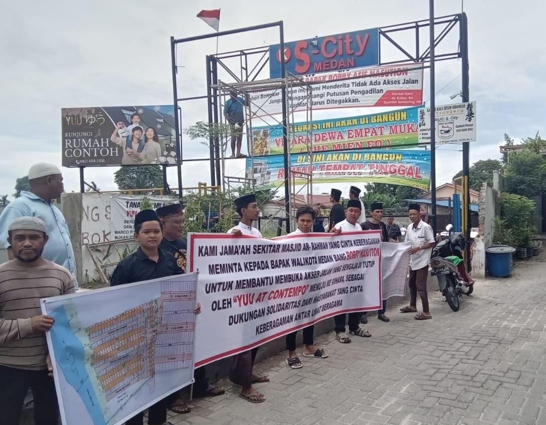 Puluhan Jamaah BKM Ar Rahman Demo Desak Bongkar Taman Ilegal Yuu At Contempo