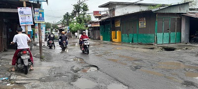 Pasca Pengerjaan Proyek Drainase, Jl. Sentosa Baru Rusak Parah
