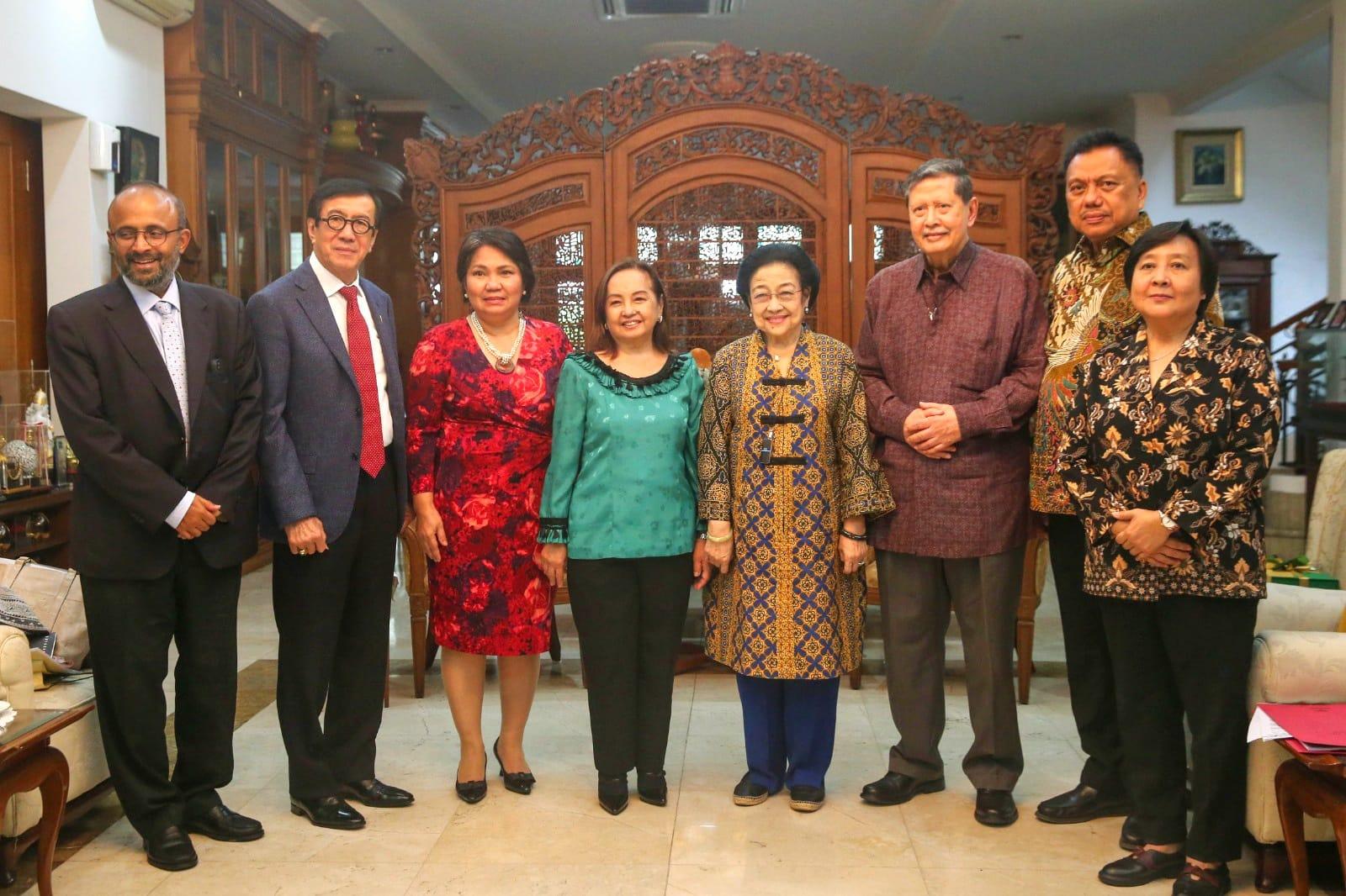 Megawati Terima Kunjungan Mantan Presiden Filipina