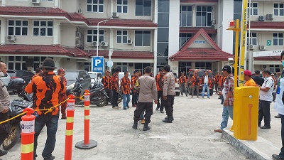 RSUP H Adam Malik Digeruduk Ormas Kepemudaan