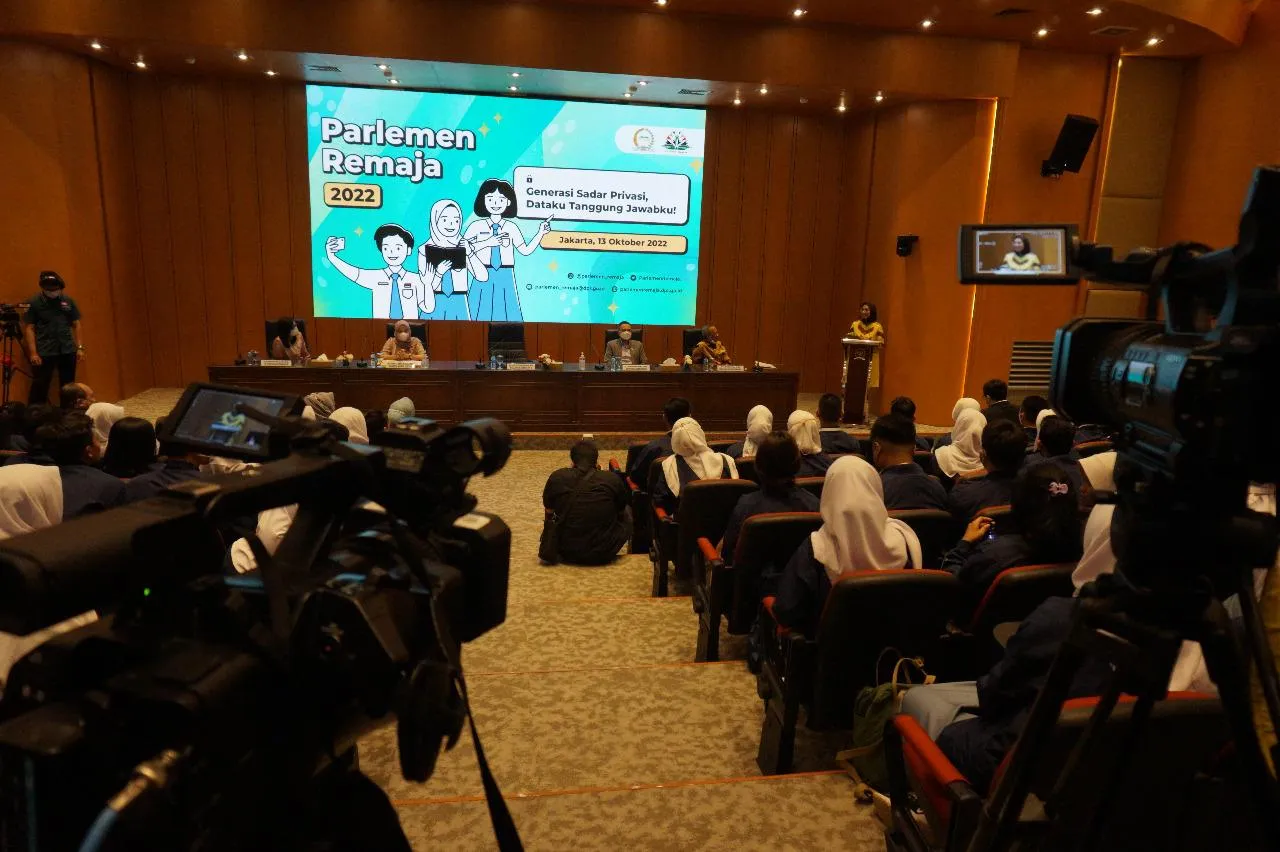 Parlemen Remaja Angkat Tema ‘Generasi Sadar Privasi, Dataku Tanggung Jawabku’.