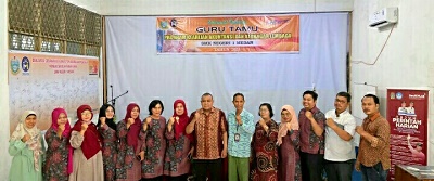 Kajur AKL Risma Hotmaida Simanjuntak Apresiasi Guru Tamu Ahmad
