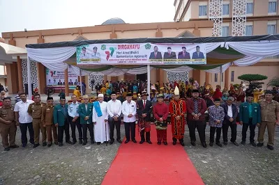 ASN Kemenag Medan Rayakan HAB Ke 77 Gunakan Pakaian Adat