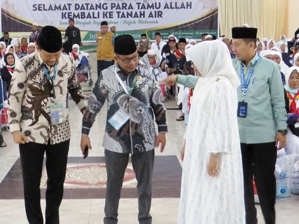 Kakan Kemenag Sambut 312 Jamaah Haji Serdang Bedagai
