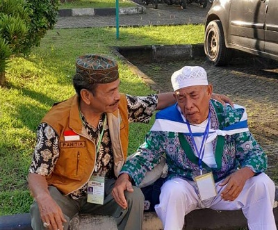 Calhaj Tunda Embarkasi Medan Berangkat Ke Tanah Suci Bersama Kloter 8