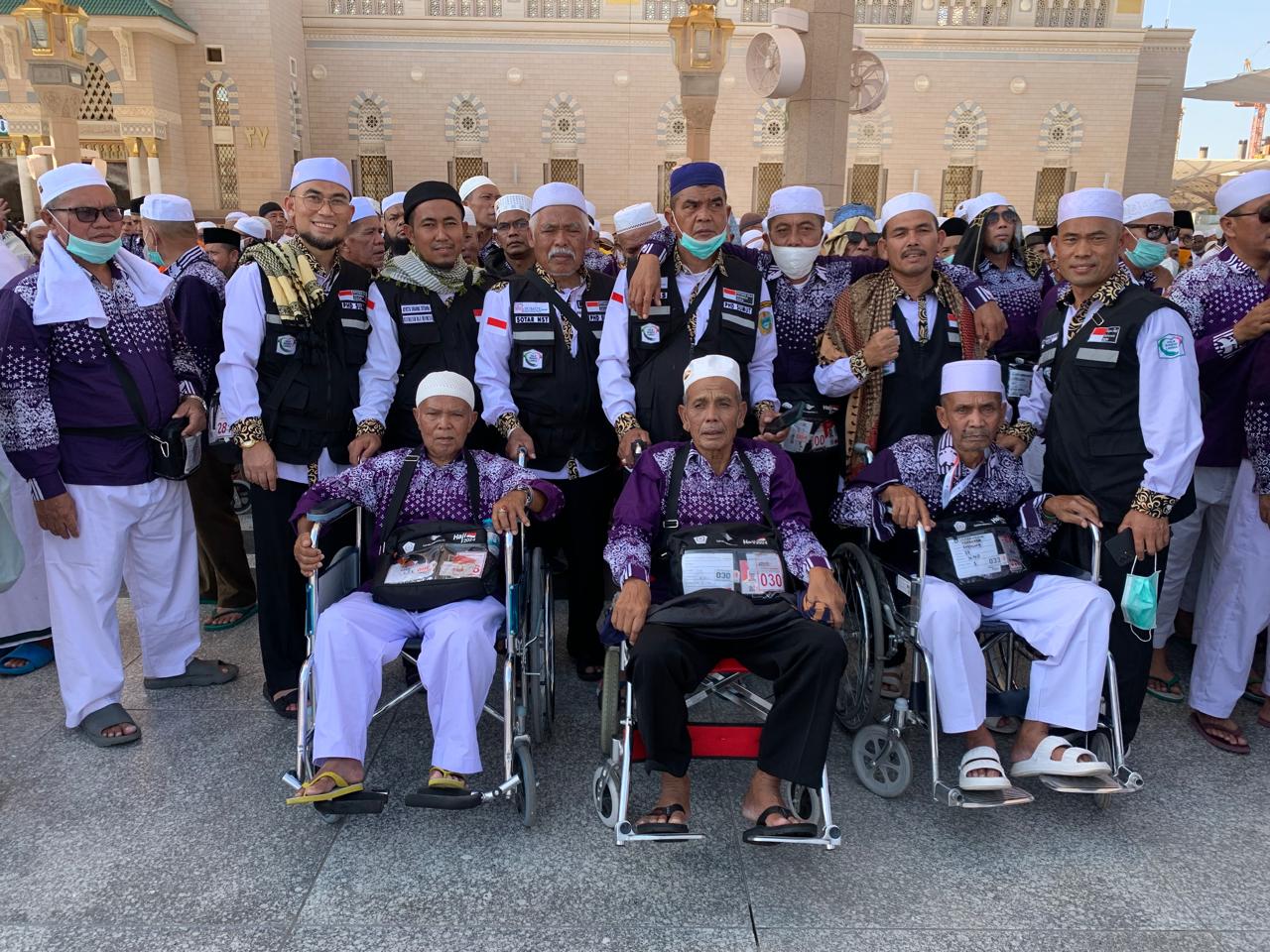 Jamaah Haji Kloter 23 KNO Ziarah Ke Raudhah