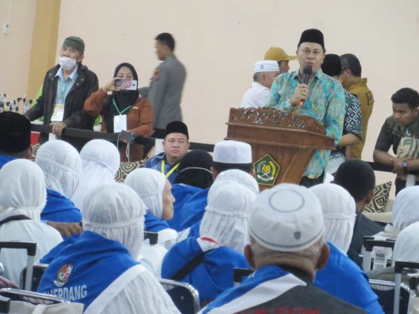 Kloter 16 Tiba, Ahmad Qosbi Minta Jemaah Pelihara Kemabruran Haji