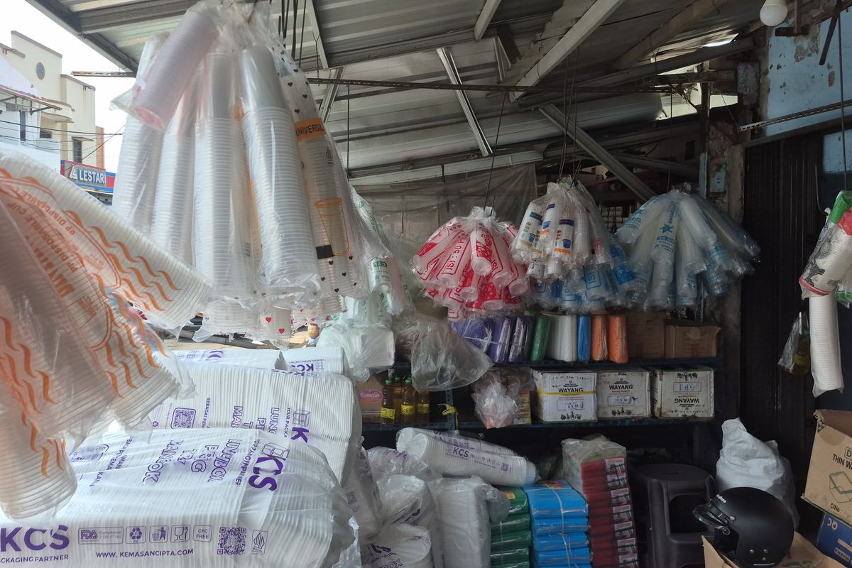 Harga Plastik Naik Tajam, UMKM Tertekan Dan Berpotensi Picu Inflasi