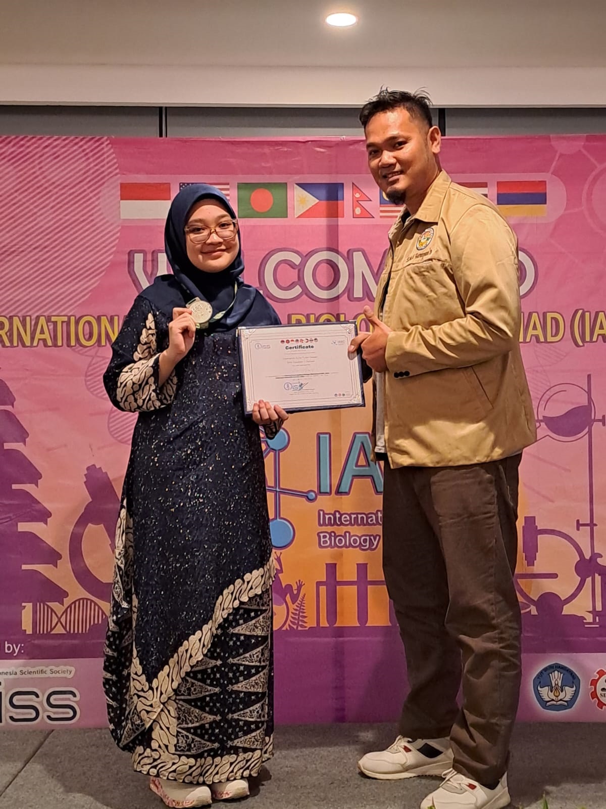 Siswa SMA Harapan 3 Raih Medali International Applied Biology Olympiade 2024