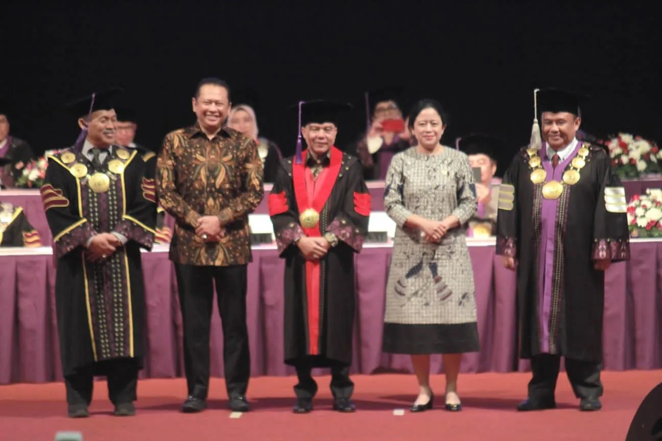 Dasco Dikukuhkan Sebagai Guru Besar Profesor Bidang Ilmu Hukum