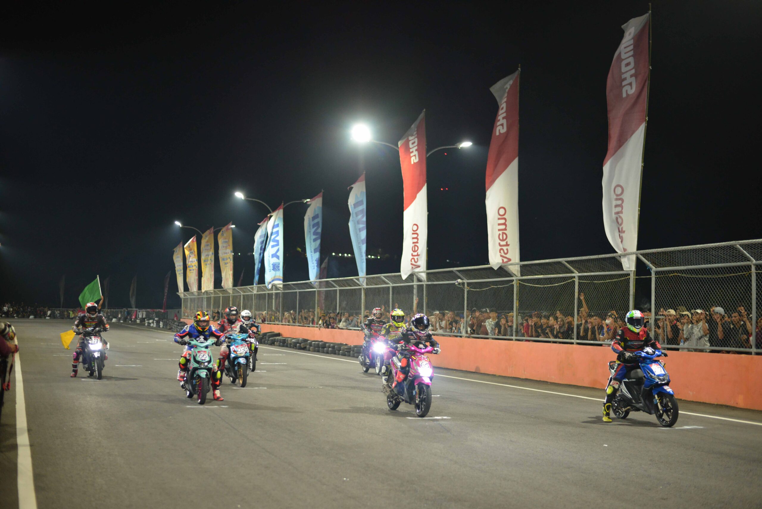 Ajak Pecinta Balap Melesat Di Sirkuit, Honda Dream Cup Buka Kelas Baru Vario 160
