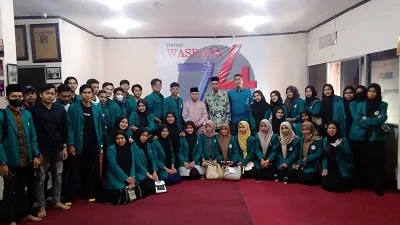 Mahasiswa IAIN Lhokseumawe Kunjungi Harian Waspada