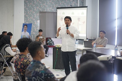 Gencarkan Edukasi Gadget Sehat, Prof.Ridha Dharmajaya Terus Lakukan Penyuluhan