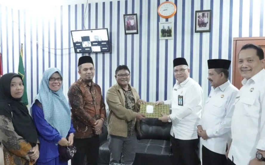 Kakanwil Kemenagsu Kunjungi Kantor Kemenag Taput Terdampak Gempa