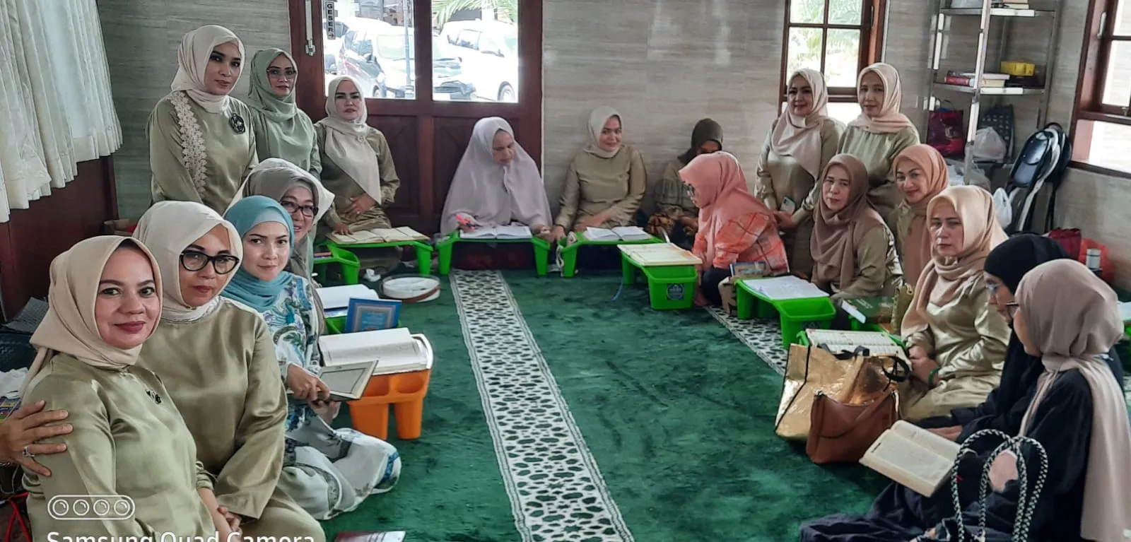 Majelis Taklim Khairuninsa Dalami Ilmu Agama Di Masjid Rumah Dinas Gubsu