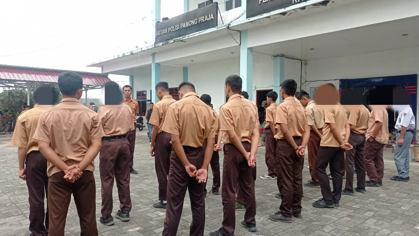 Puluhan Pelajar Terjaring Razia Satpol PP Karo, Ada Yang Membawa Sajam Hingga Koleksi Film Porno