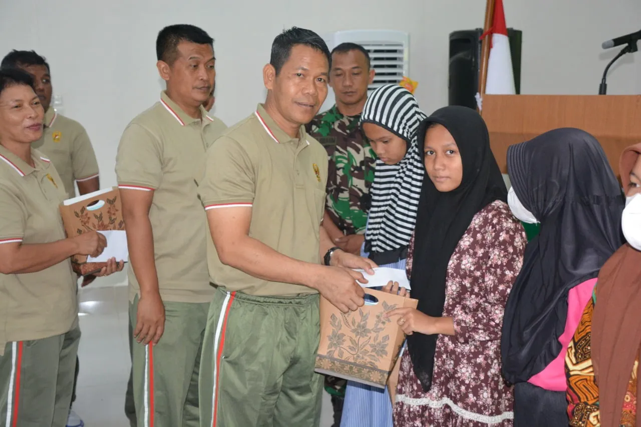 Korem 022/PT Beri Tali Asih Pada Anak Yatim Dan Berkebutuhan Khusus