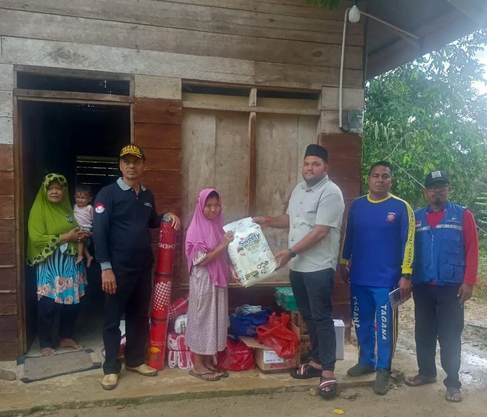Irfansyah Kunjungi Rumah Keluarga Korban Tertimpa Pohon