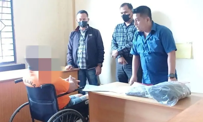 Mantan Anggota Dewan Bunuh Temannya Menyerahkan Diri Ke Polisi