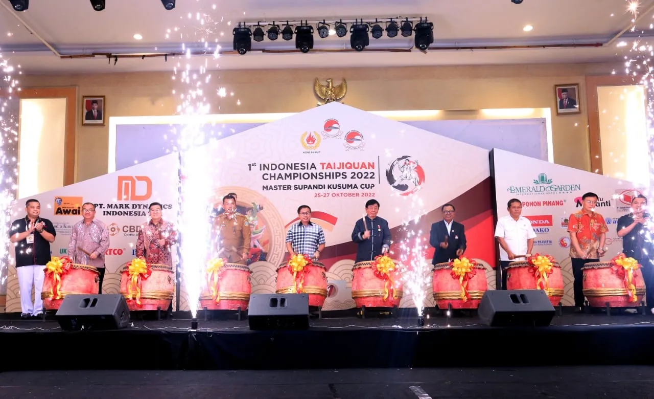 Atraksi Master Supandi Pukau Penonton
