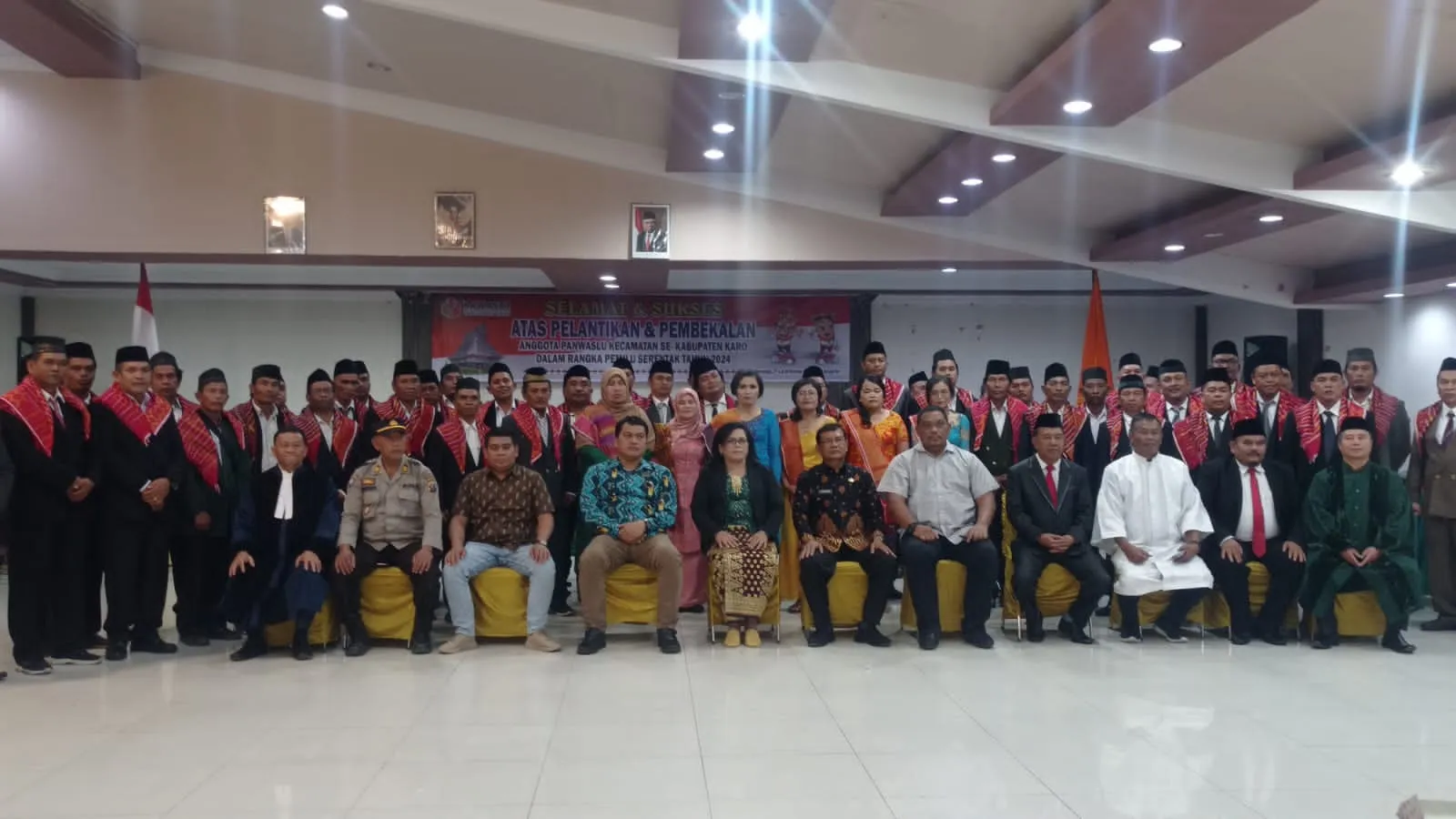 Bawaslu Karo Lantik Panwas Kecamatan Se-Kabupaten Karo
