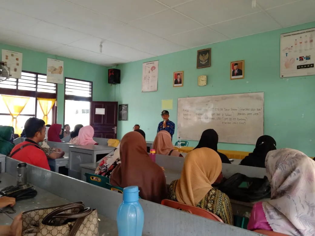 Puluhan Guru Non PNS Terima SK Gratis Di Talawi