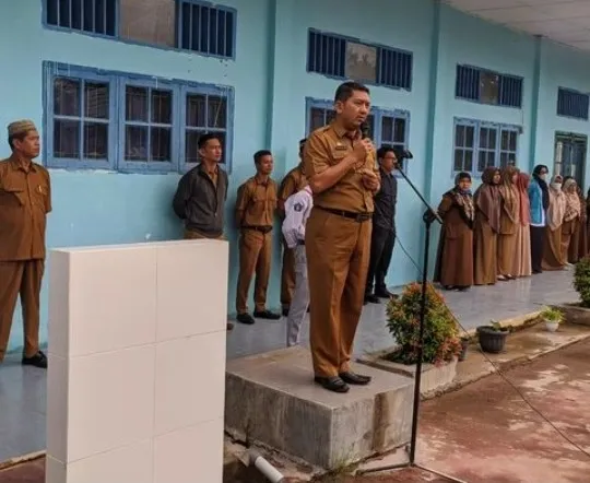 Kadis DPMG Pembina Upacara Di SMKN 4 Perikanan Langsa