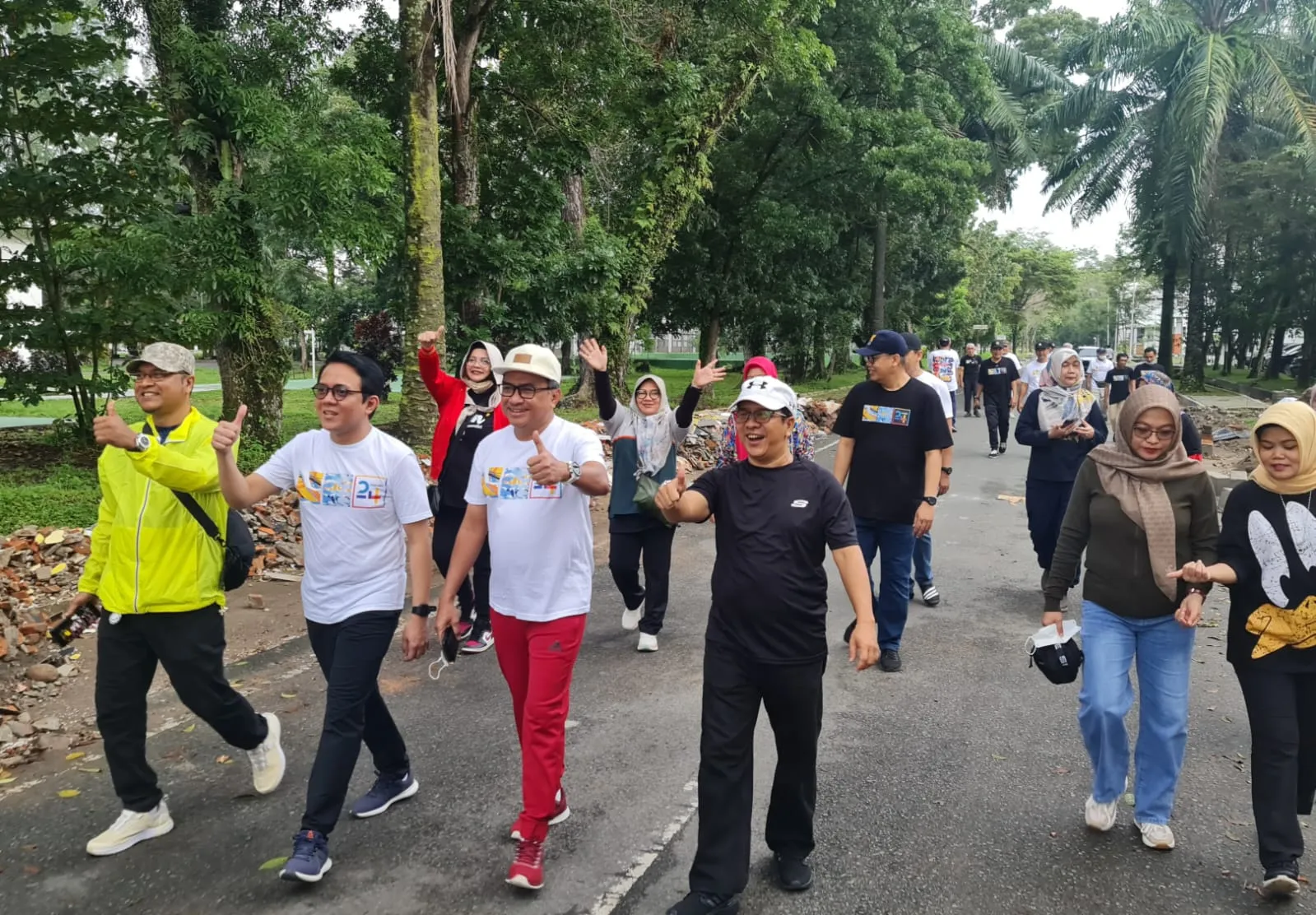 IKA FEB USU Jalan Santai Bersama Dosen dan Alumni