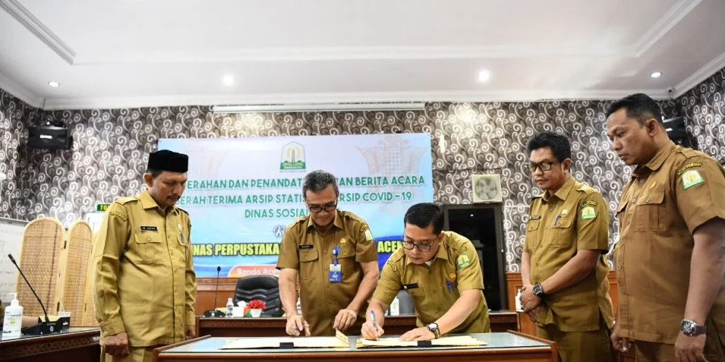 Dinas Sosial Serahkan Arsip Statis Ke Dinas Perpustakaan Dan Kearsipan Aceh