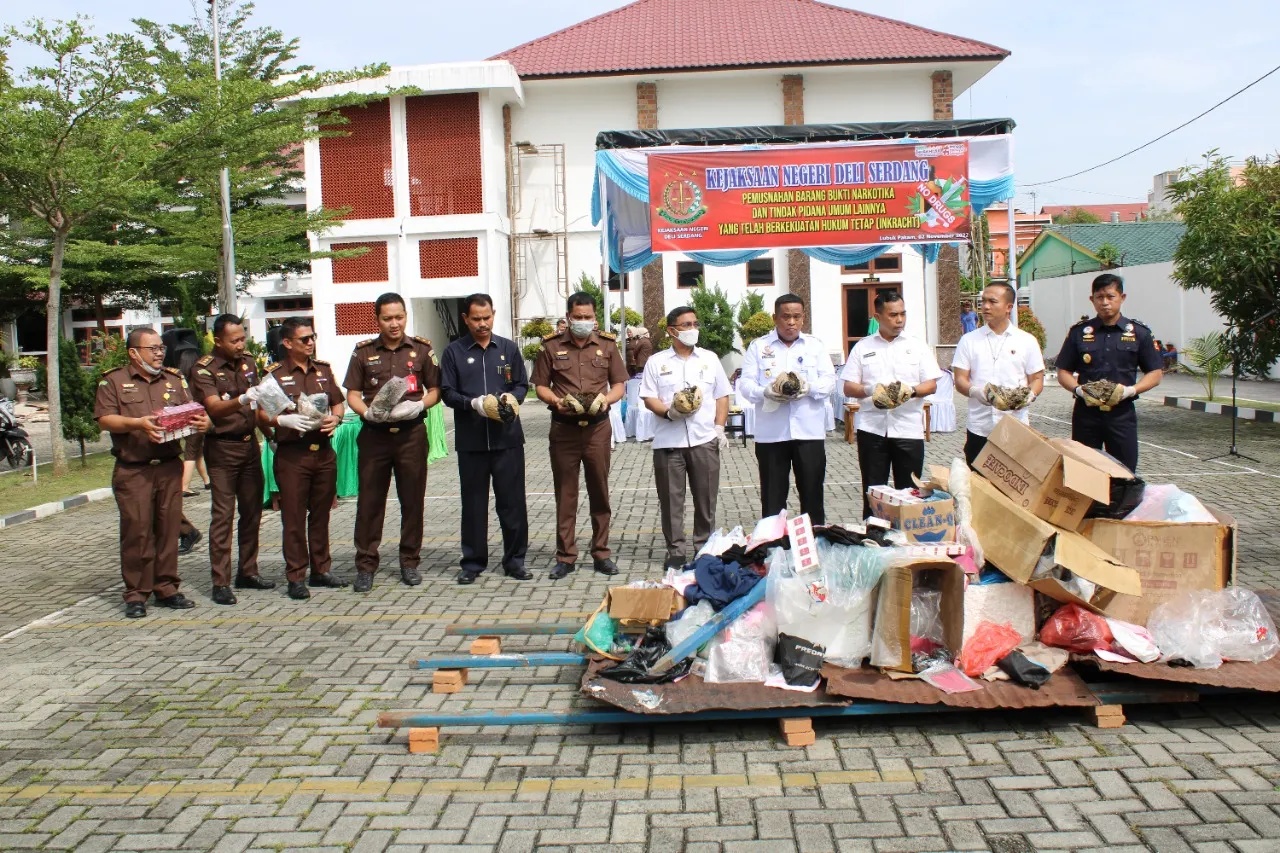 3,5 Kg Sabu, 8,9 Kg Ganja Dan 136 Butir Ekstasi Dimusnahkan Kejari Deliserdang