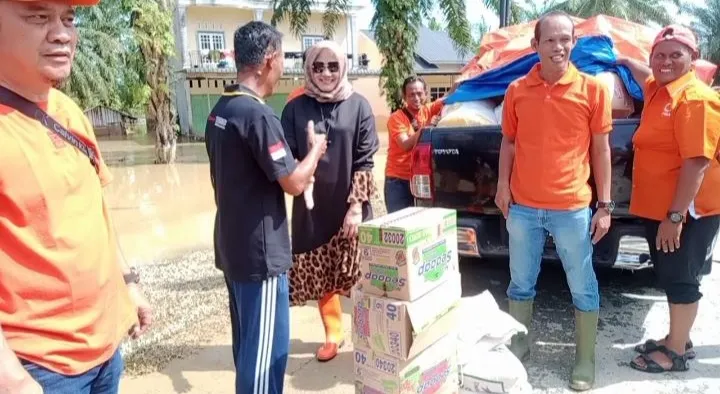 Darwati Agani Donasikan Sebulan Gaji Bantu Warga Terdampak Banjir
