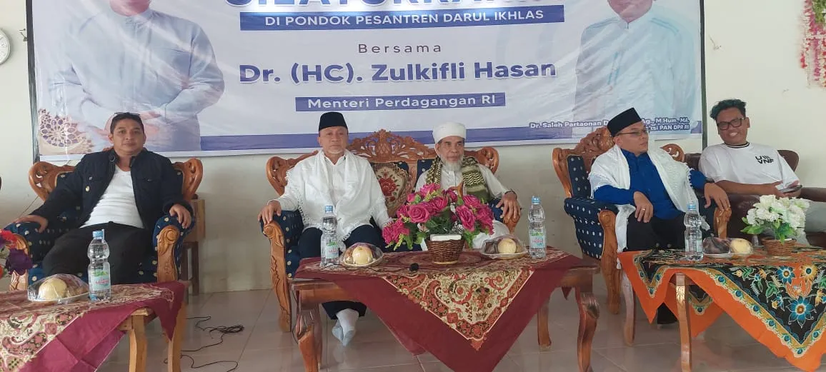 Ketum PAN Zulkifli Hasan Bantu Rp50 Juta Untuk Pembangunan Ponpes Darul Ikhlas