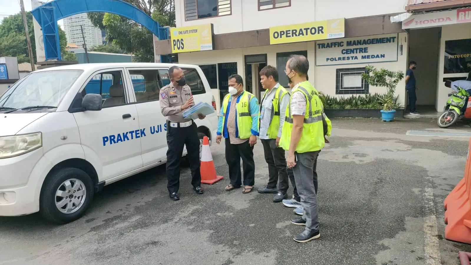 Satlantas Polrestabes Medan Beri Bimbel Gratis Bagi Pemohon SIM