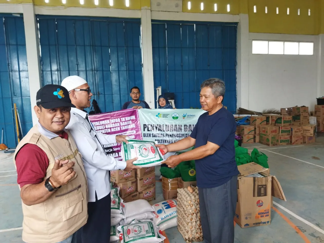 Poltekkes Kemenkes Aceh Bantu Korban Banjir