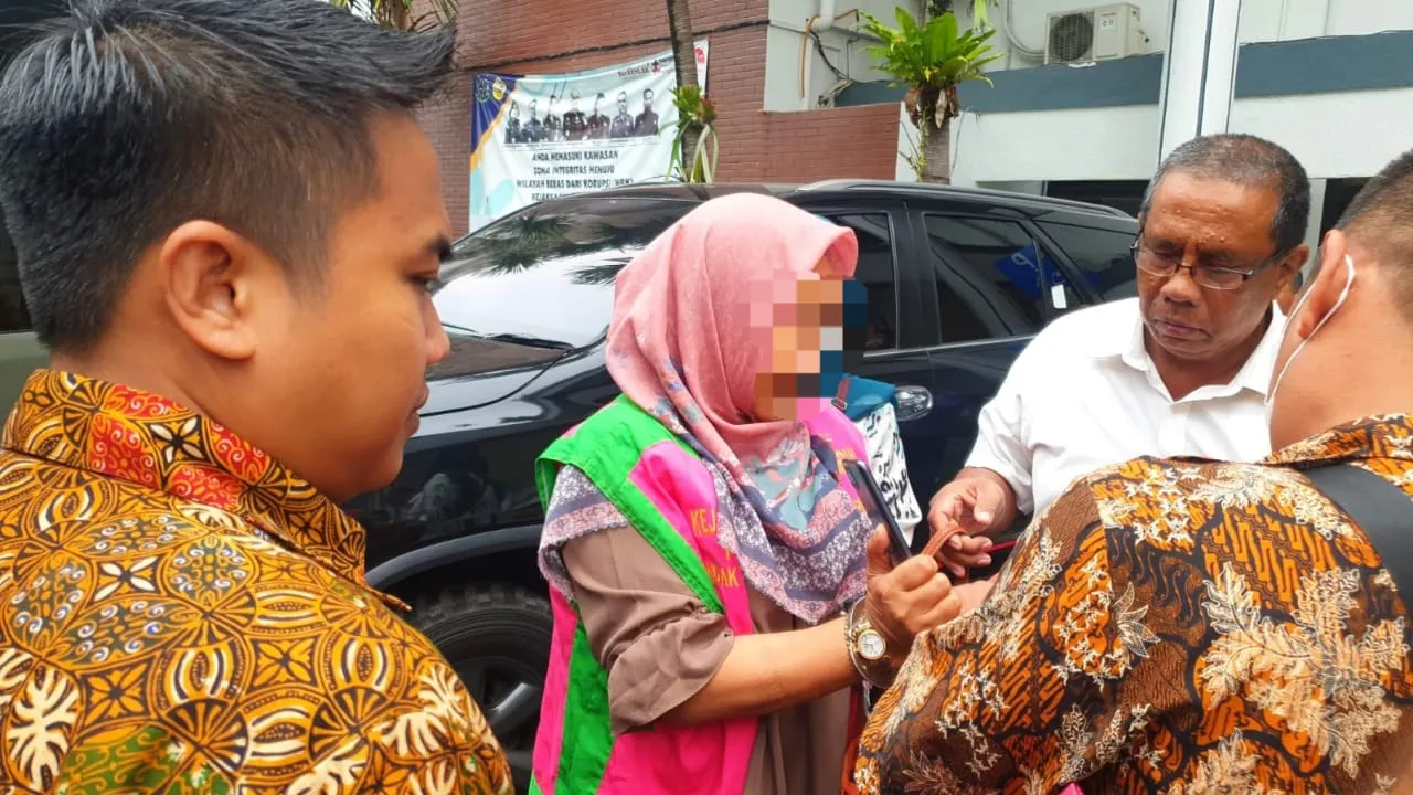 Kejari Medan Tahan Mantan Kadis PPKB Sumut