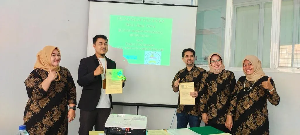 Robonesia Medan Dan Fakultas Bisnis Amir Hamzah Teken MoU