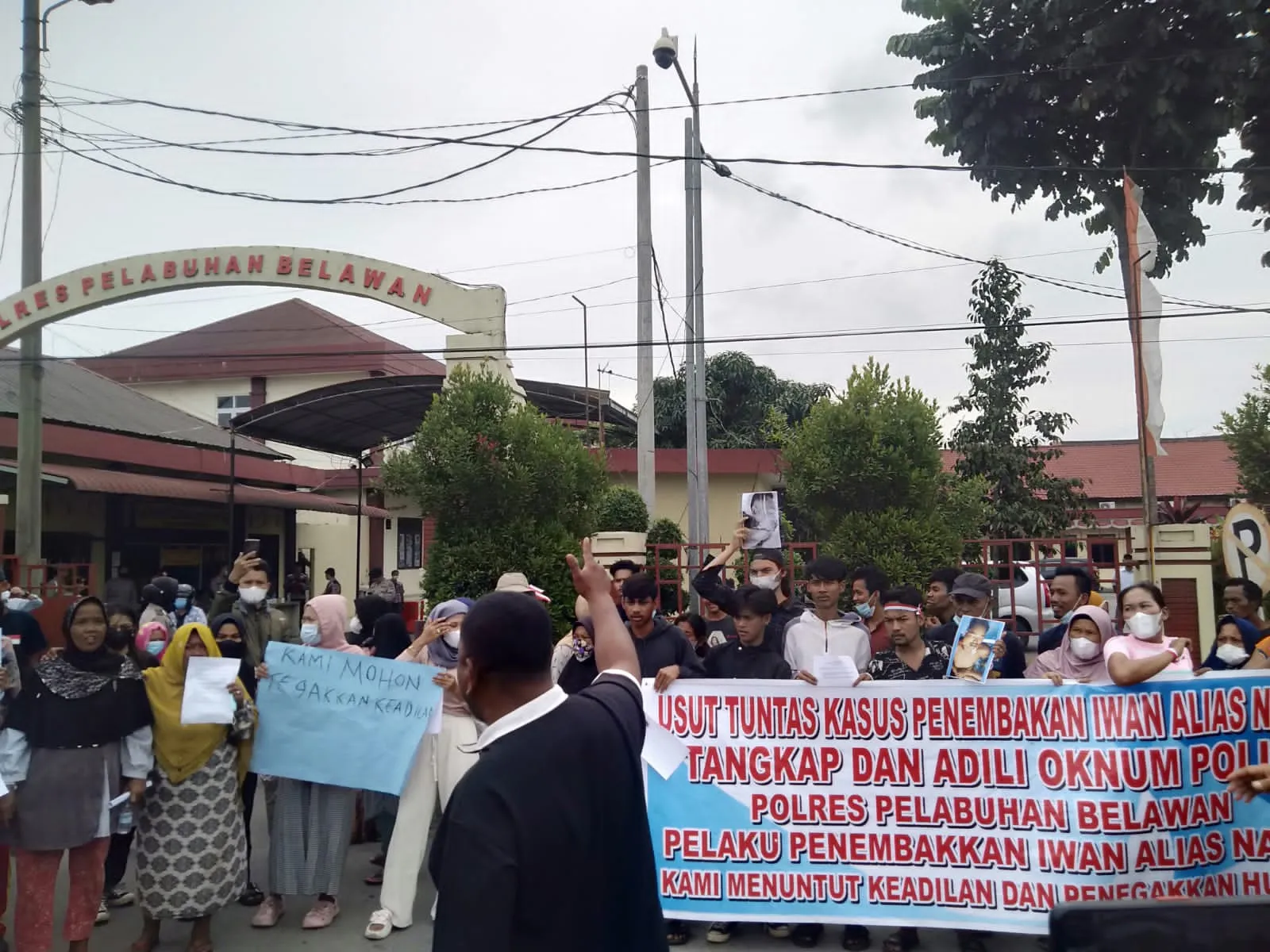 Warga Gang Mafo Gelar Aksi Demo Di Polres Pelabuhan Belawan