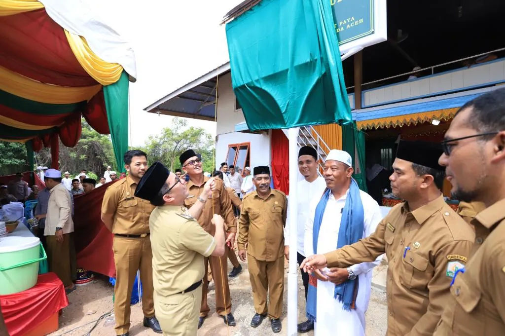 Bakri Siddiq Resmikan Dayah Bustanul Huda YPI Mabdaul Ulum Al-Aziziyah