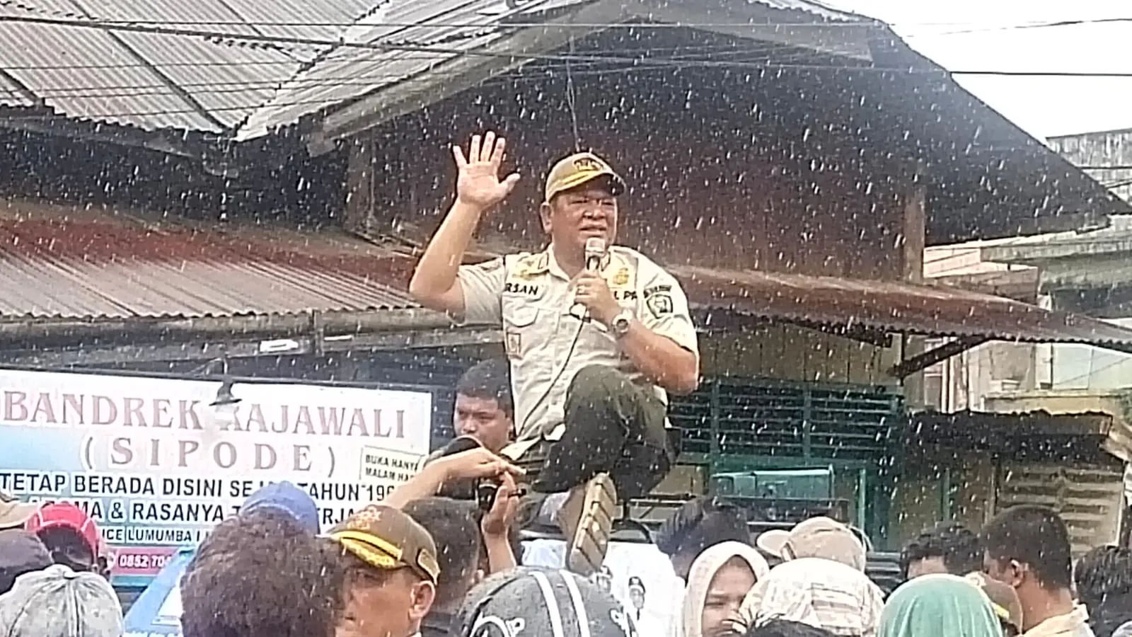 Wali Kota Sidempuan Pimpin Penertiban Jalan Thamrin, Angkut Sampah 75 Ton