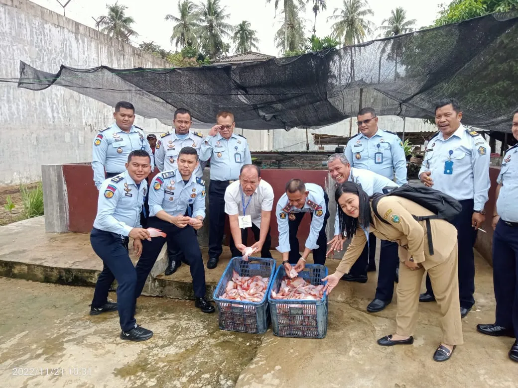 SMKN 3 Sibolga Panen Ikan Nila Bersama Lapas Kelas II A