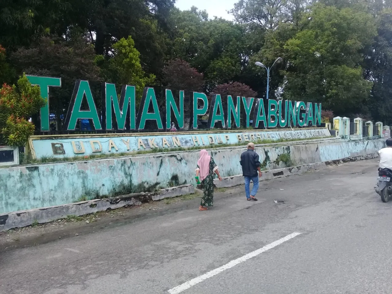 Taman Panyabungan Tak Terurus