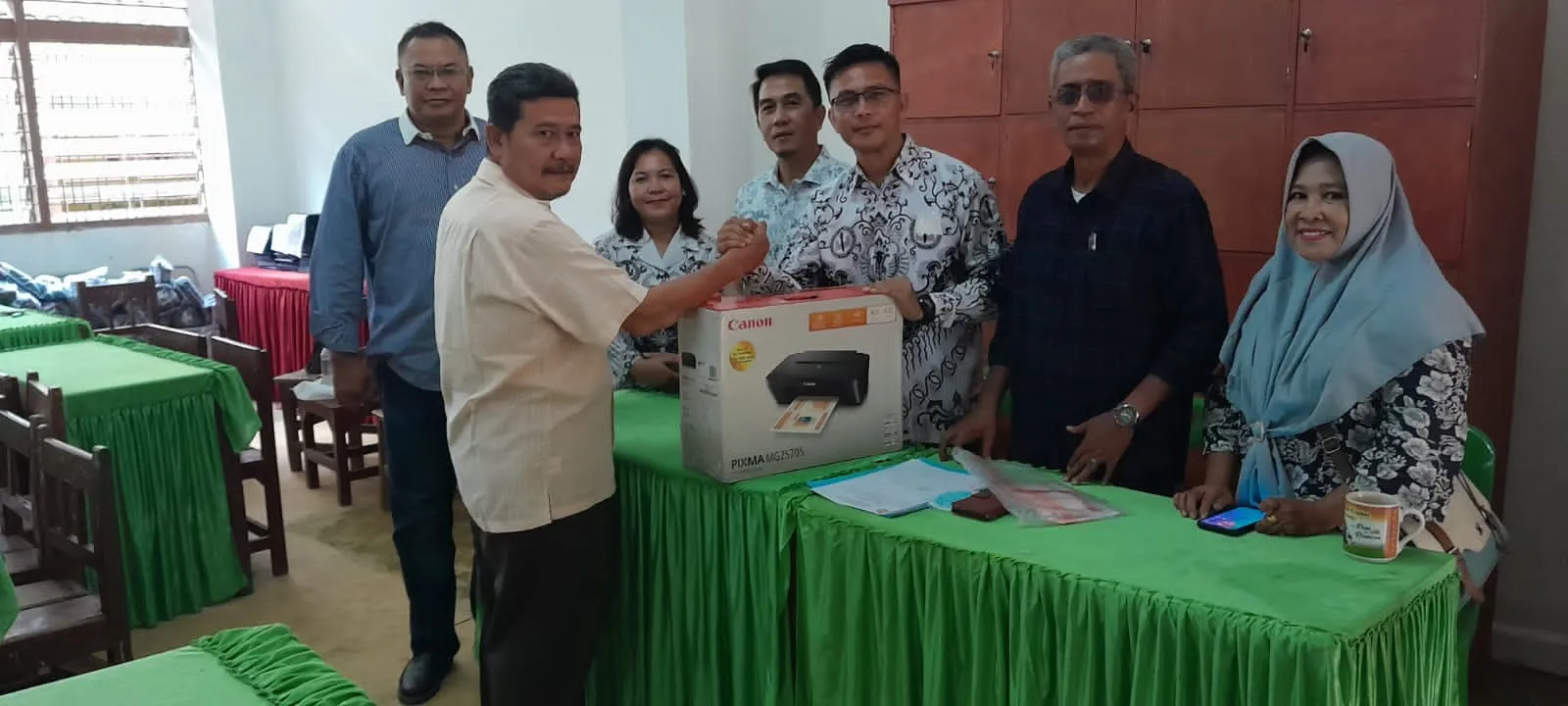Panitia HUT DPP IKA SMP Negeri 12/14 Beri Bantuan Kepada Almamater