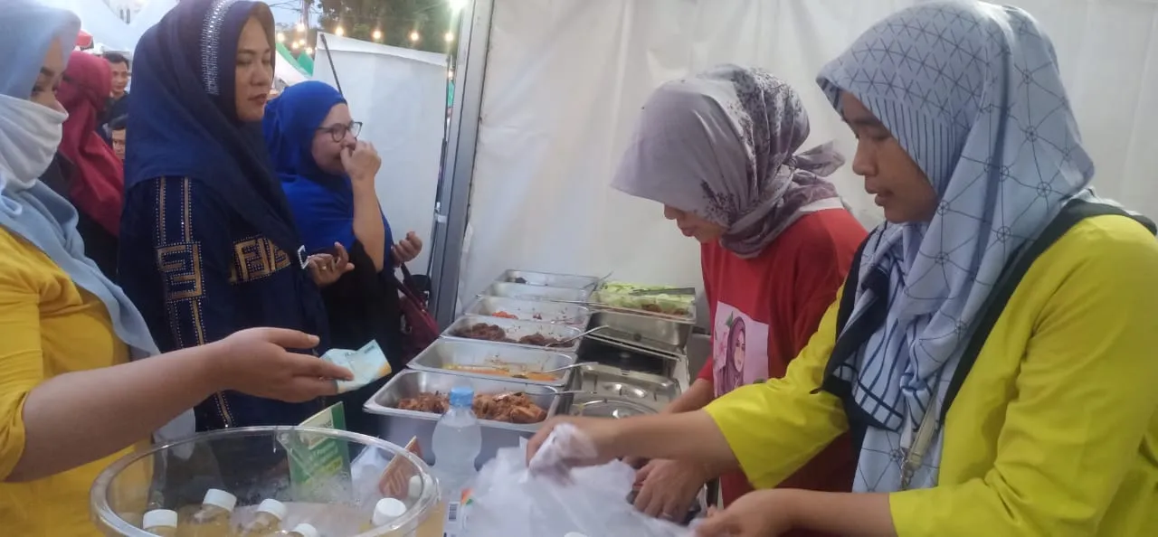 Safira Populerkan Nasi Kapau Uni Dar