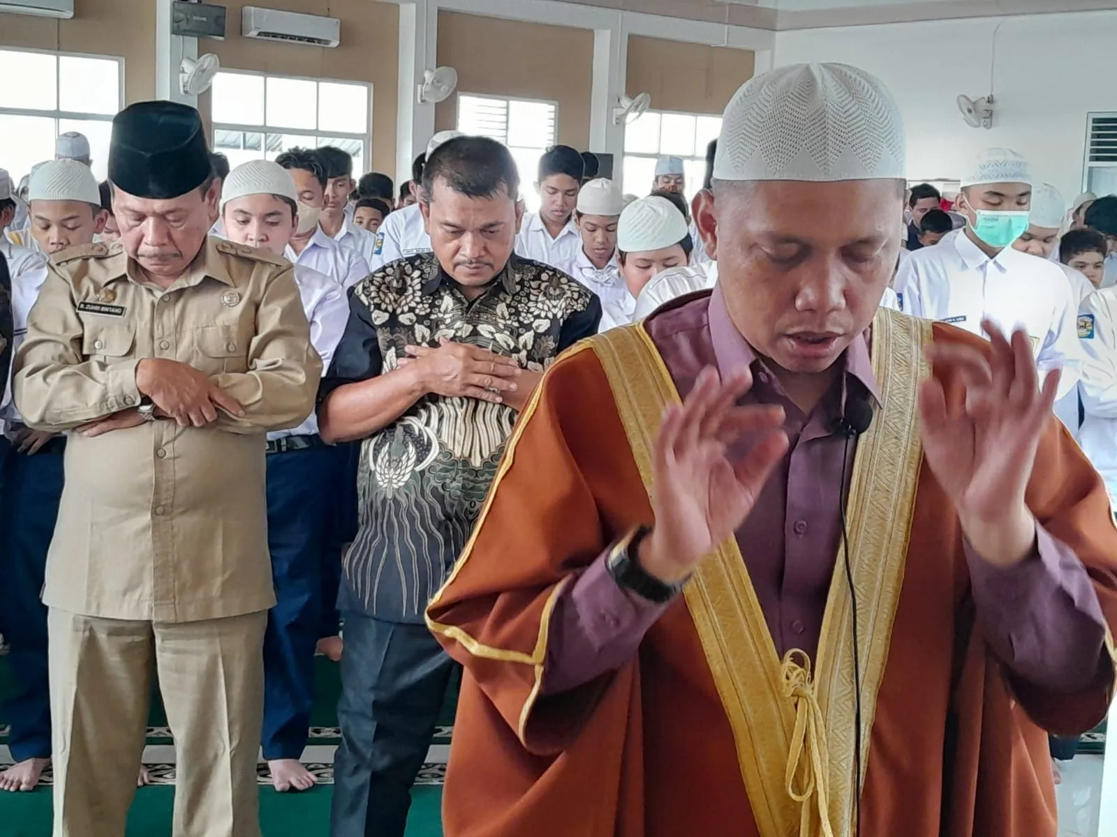 Doakan Korban Gempa Cianjur Siswa SMA Harapan Medan Gelar Shalat Gaib