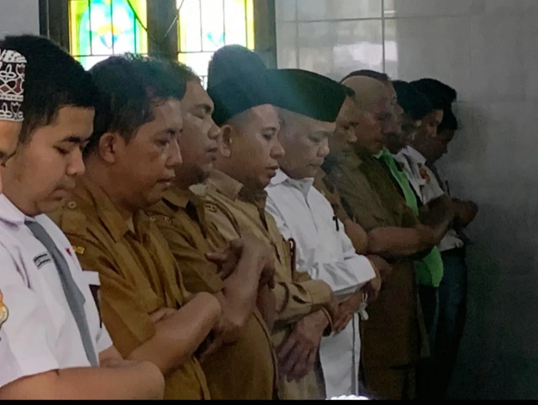 Kadisdiksu Bersama Siswa SMAN 1 Medan Shalat Gaib Doa Khusus Untuk Korban Gempa Cianjur Sukabumi