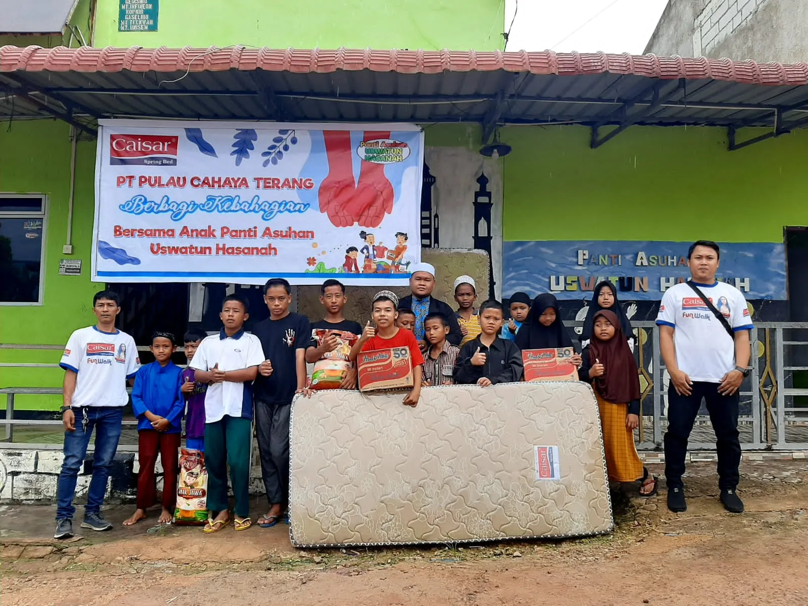 PT Pulau Cahaya Terang Tanjung Uncang Bantu Panti Asuhan Uswatun Hasanah