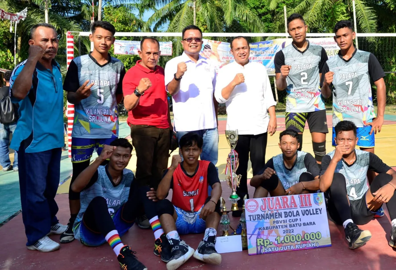 Bupati Zahir Harapkan Turnamen Voli Lahirkan Atlet Beprestasi