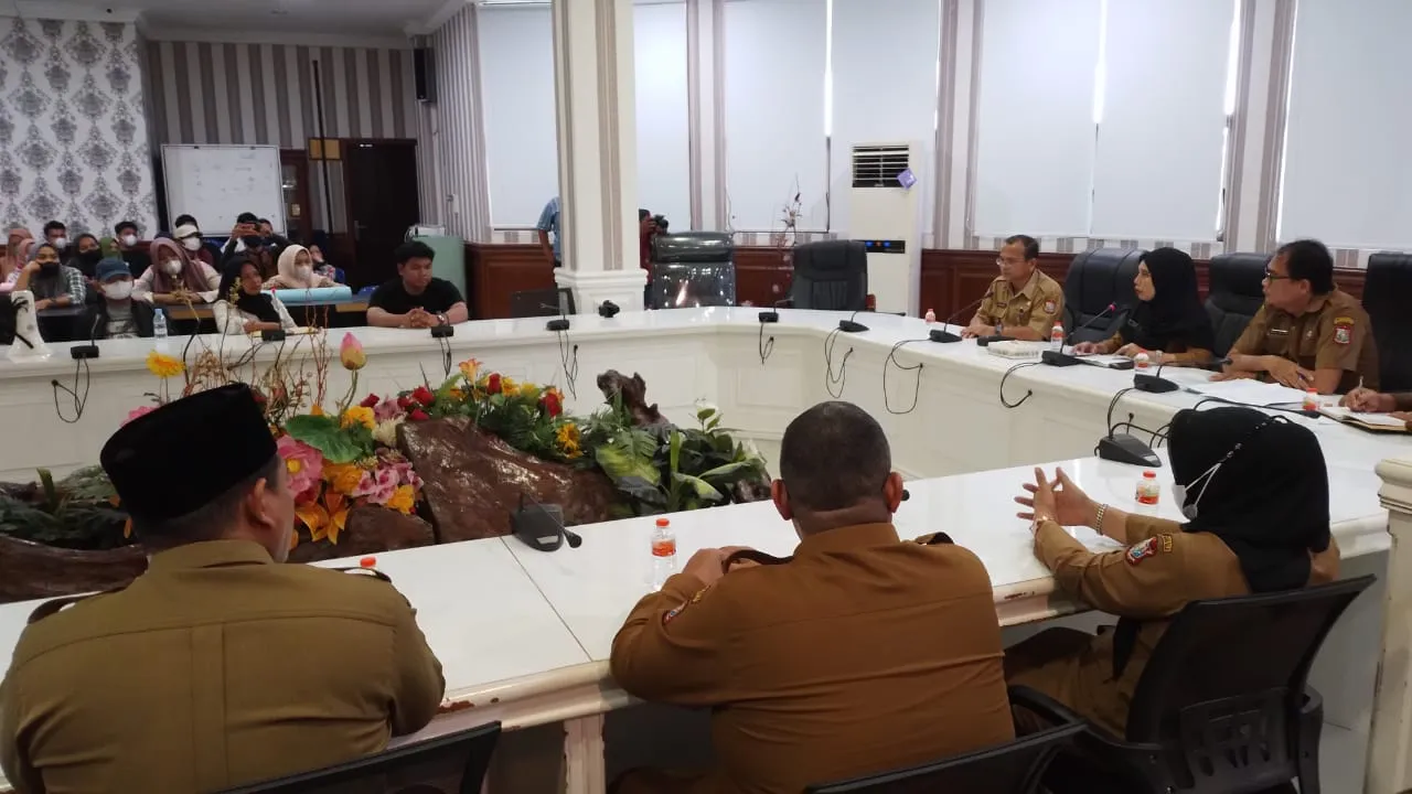 Massa LWI 'Geruduk' Kantor Wali Kota Tanjungbalai Terkait Lahan GOR